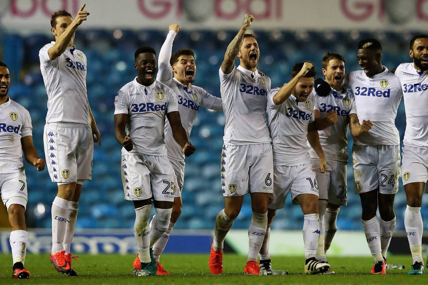 包含欧冠赛程吃紧；武汉三镇转会期手感冰凉；球迷炸锅；赛季目标并未改变的词条