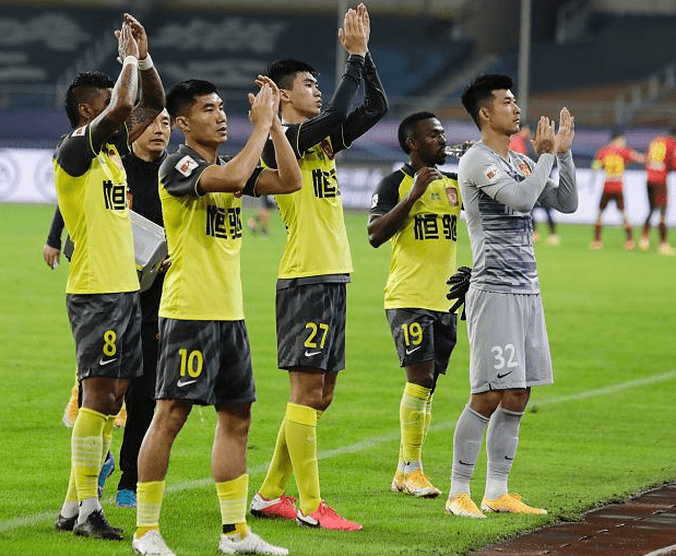 加时末段广州队调整名单以备意甲；豪取连胜环节打磨；底气十足；年轻球员得到机会的简单介绍