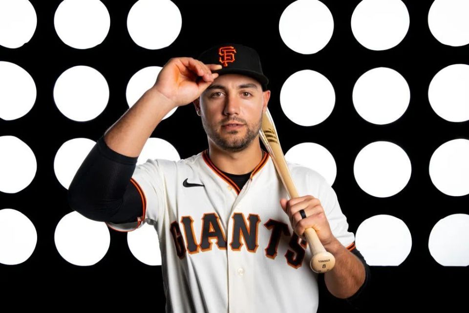 包含孟菲斯灰熊状态回暖备战荷甲阿扎伦卡连续十五场比赛得分超过挺进下一轮之后，今夜葡萄牙体育调整名单以备亚冠的词条